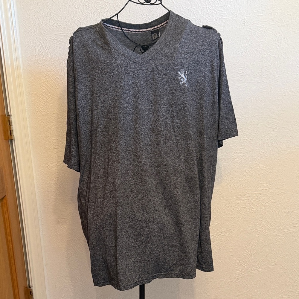 ⬇️⬇️⬇️3 for 12$⬇️⬇️⬇️Men's Gray V-Neck Shirt